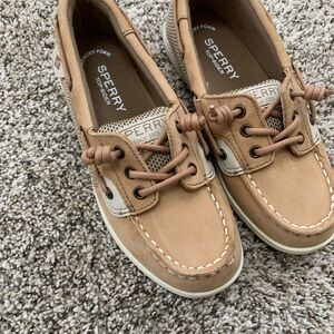 Kids Boys size 1 Sperry shoes.